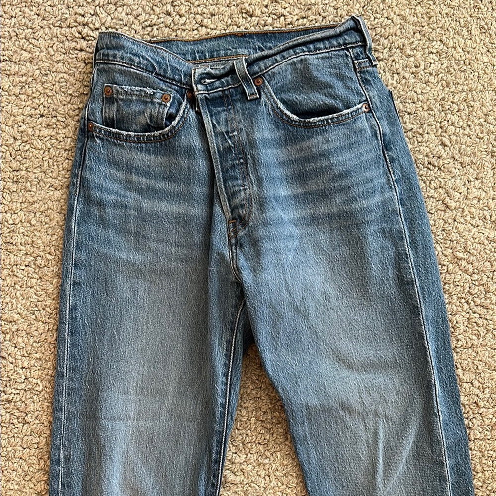 Levi's Women’s 501 Original Fit in Medium Wash